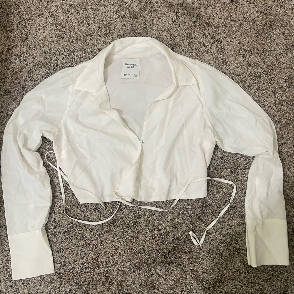 Abercrombie & Fitch - Woman’s White Button Down Cropped Shirt
